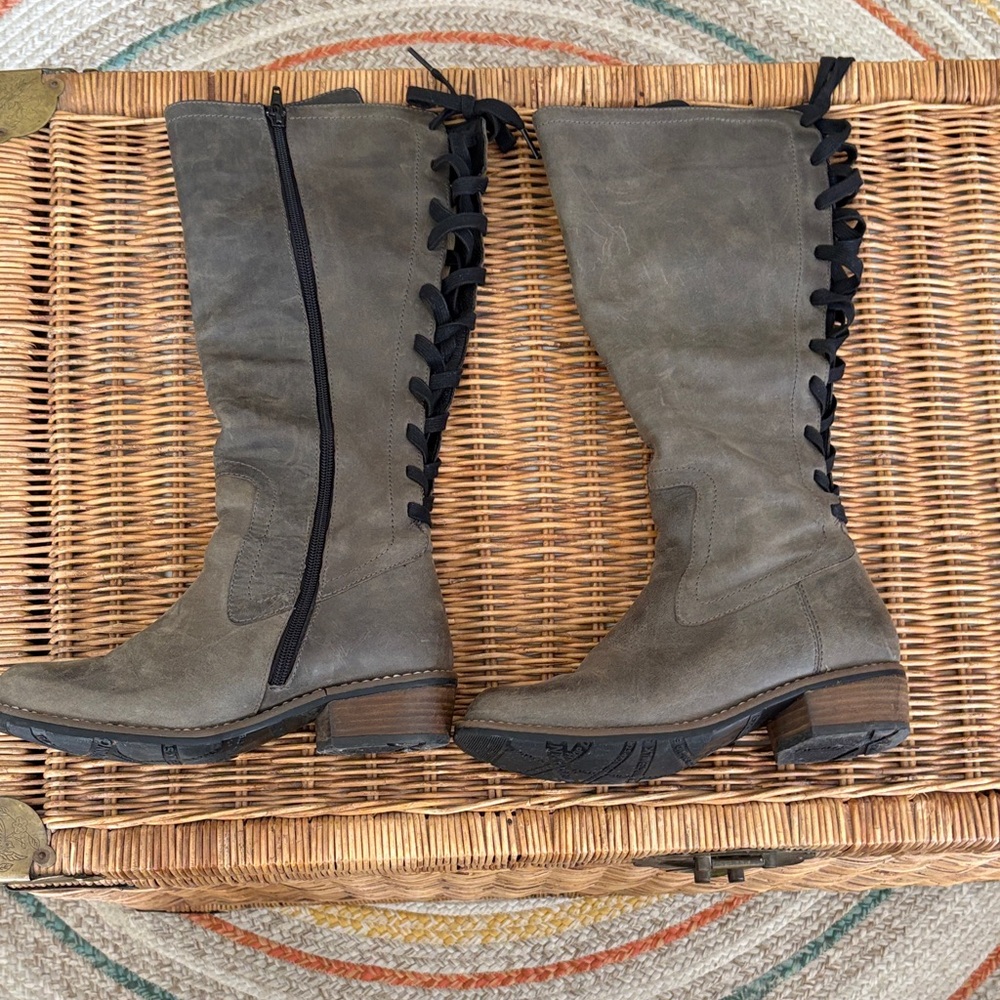 Wolky Black and Beige Leather Ankle Boots